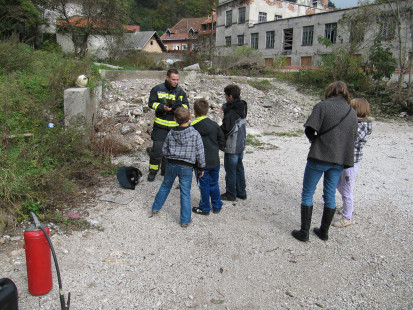 Prikaz gašenje v CSD Tržič, 27. 10. 2011