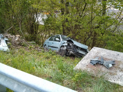 Prometna nesreča osebnega vozila na Mlaki, 13.4.2014