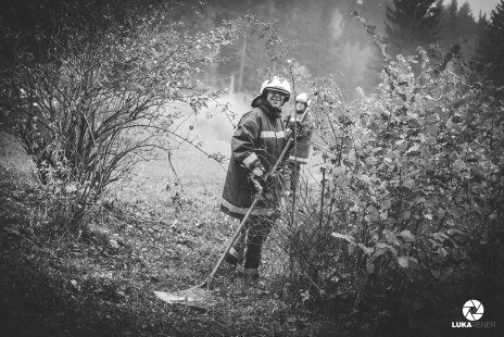 Vaja: travniški požar nad šolo v Dolini, 19. 10. 2016