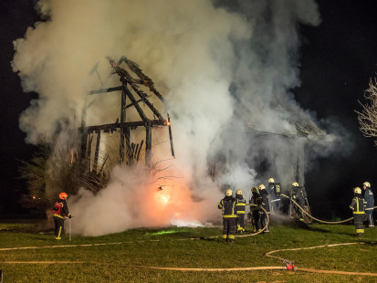 Požar lesene lope v Sebenjah, 20. 3. 2016