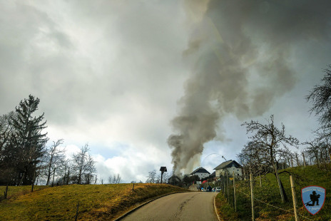 Požar gospodarskega poslopja in hiše, Hudo, 29. 1. 2020
