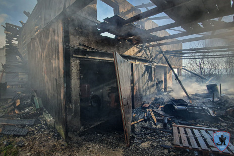 Požar gospodarskega poslopja in hiše, Hudo, 29. 1. 2020