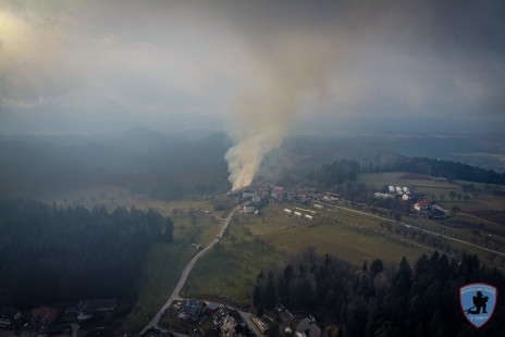 Požar gospodarskega poslopja in hiše, Hudo, 29. 1. 2020