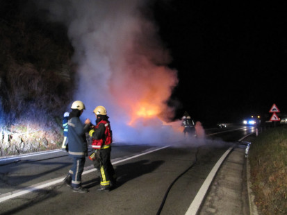 Požar vozila na cesti proti Ljubelju, 13.12.2014