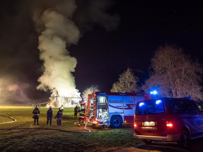 Požar lesene lope v Sebenjah, 20. 3. 2016