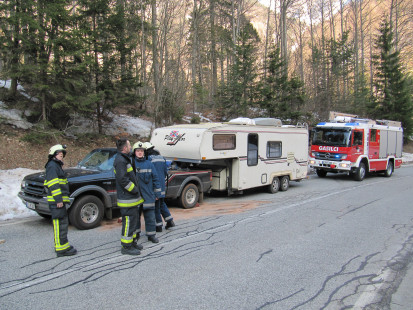 Požar vozila cesta Bistrica pri Tržiču - Ljubelj, 8.3.2014