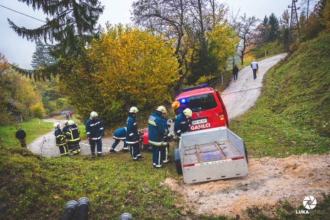 Vaja: travniški požar nad šolo v Dolini, 19. 10. 2016