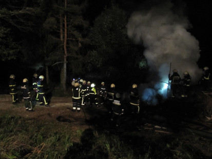 Požar kresa ob cesti iz Hudega grabna proti Lešam, 30. 4. 2015